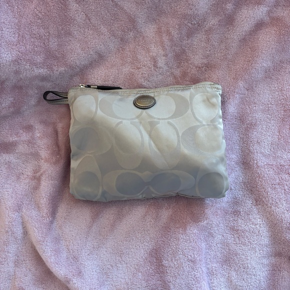 Coach Getaway Signature Nylon Tote + Cosmetic Bag - Picture 15 of 16